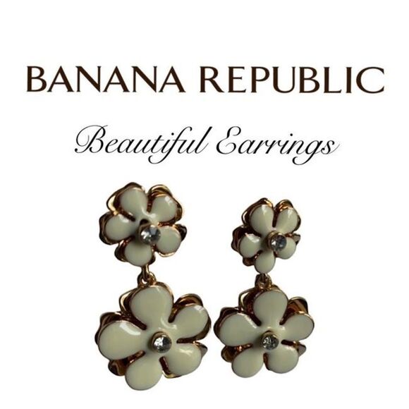 ✨HP✨Banana Republic
Gold Earrings✨  - Picture 2 of 7